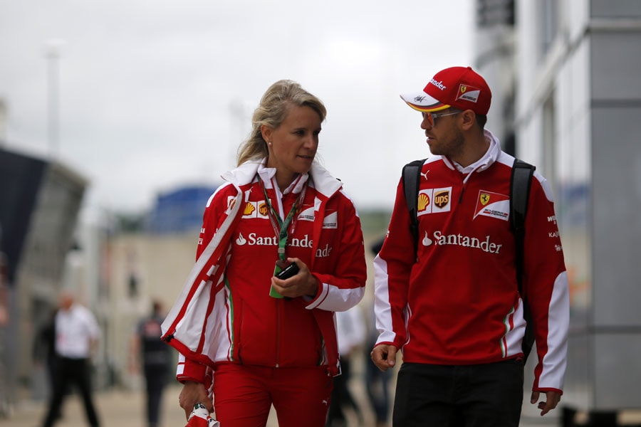 F1 Gran Bretagna, piloti e team arrivano in pista