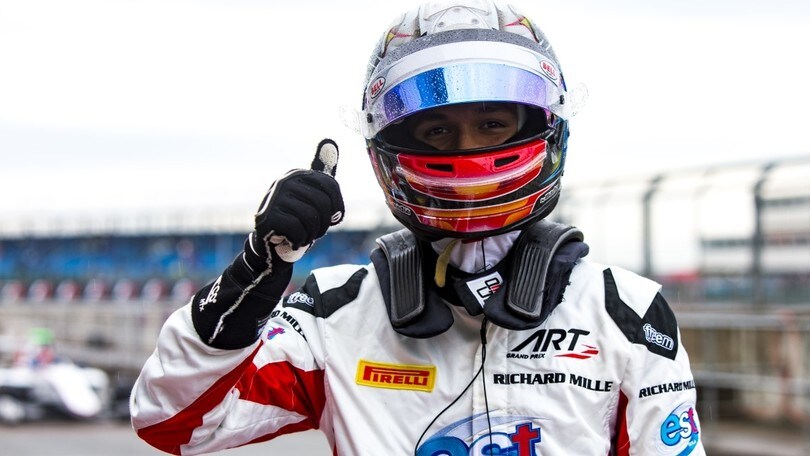 GP3 Silverstone, Albon prende la pole sotto la pioggia