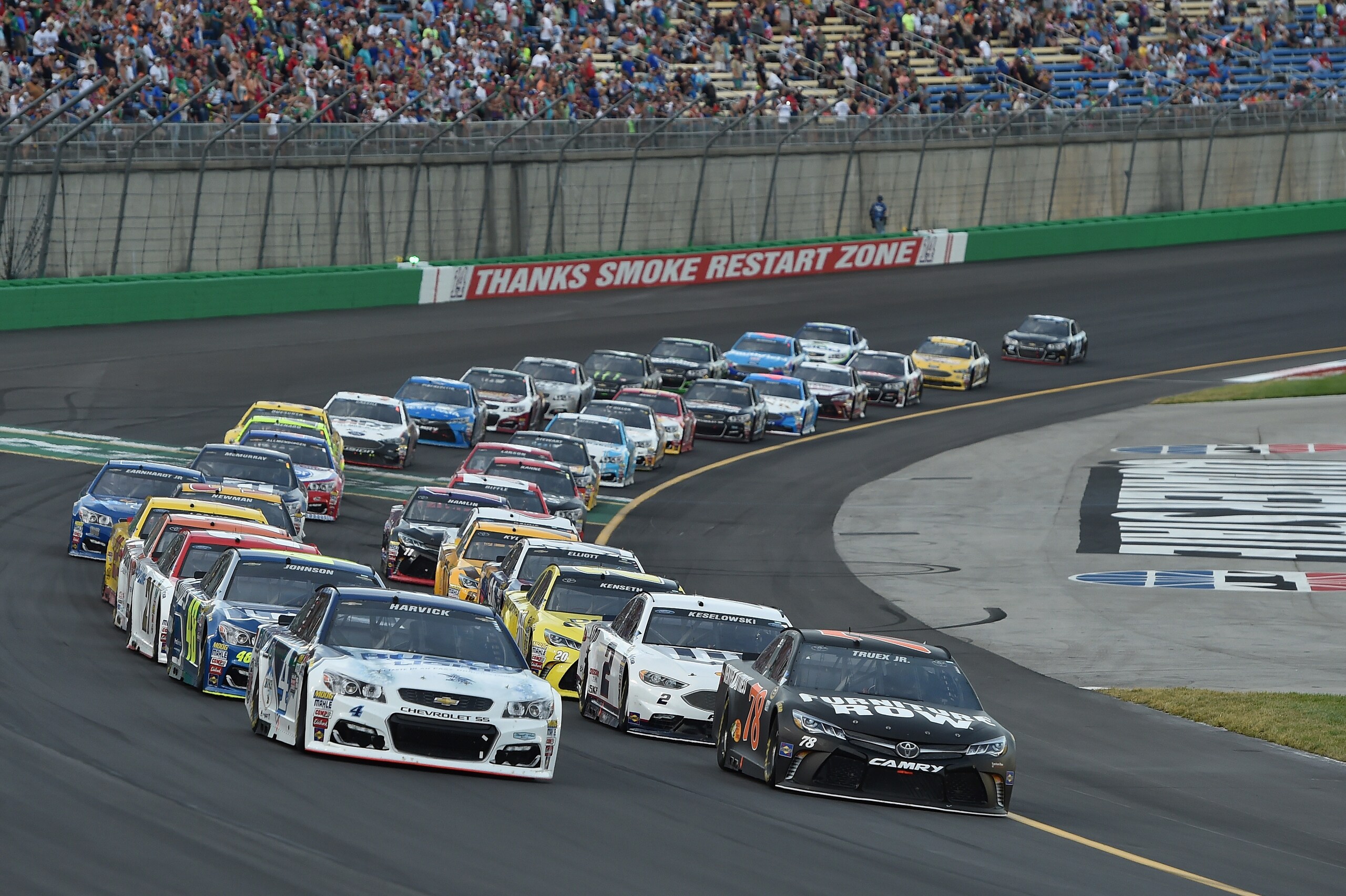 Nascar, Keselowski di strategia in Kentucky
