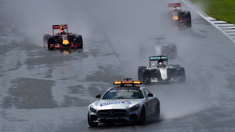 Il via bagnato sotto Safety Car è un orrore antico