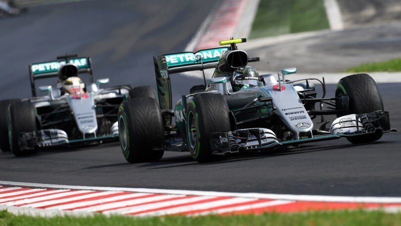 F1 Ungheria: Rosberg beffa Hamilton e centra la pole