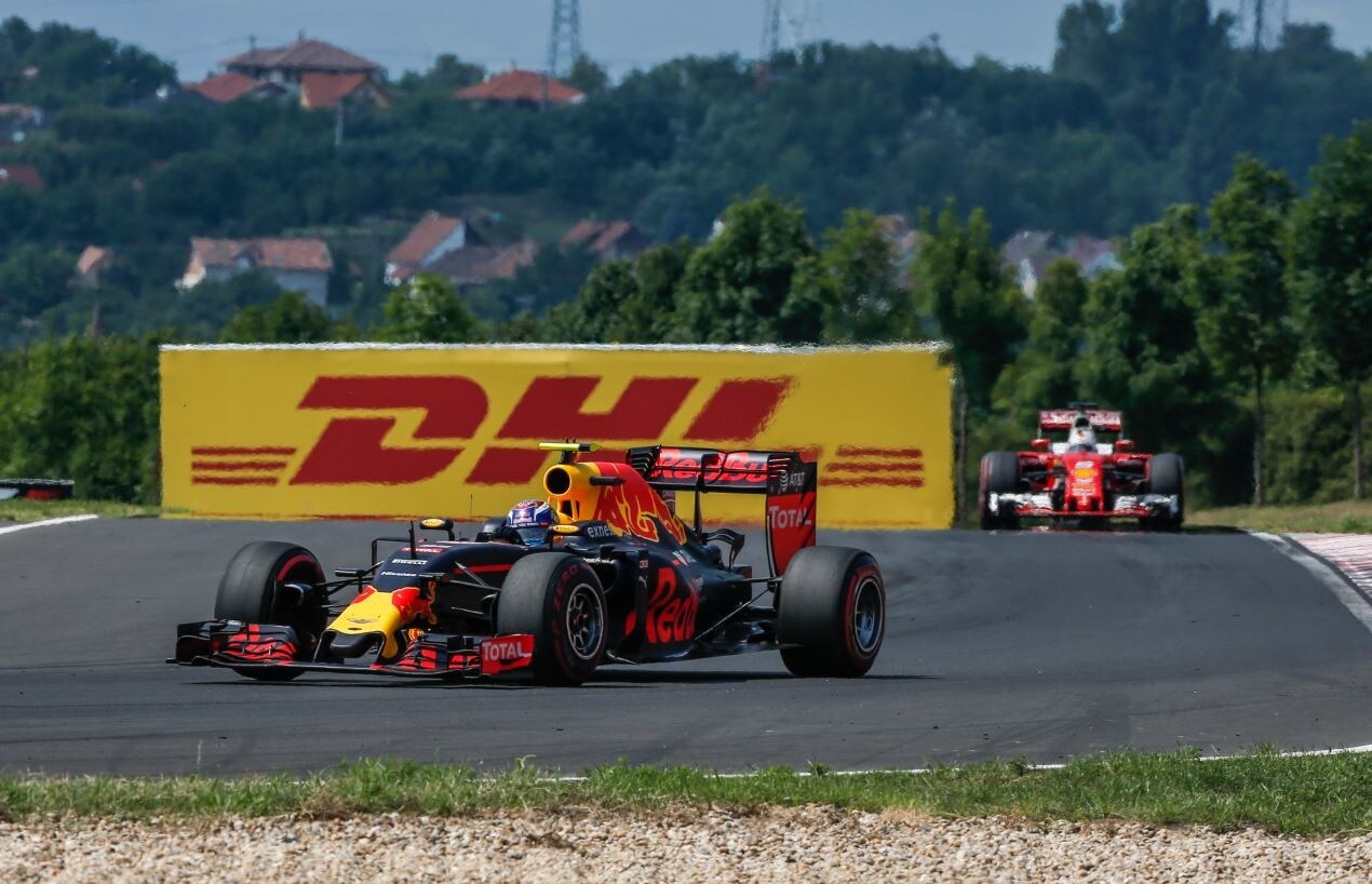 F1 Ungheria, Verstappen: “Mi sono solo protetto da Kimi”