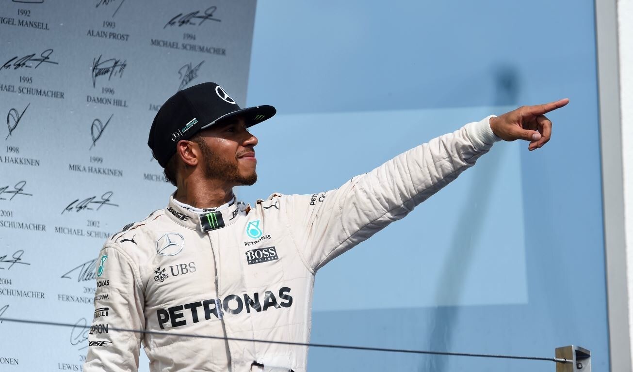 F1 Ungheria, Hamilton: "E' stata una gara bollente"