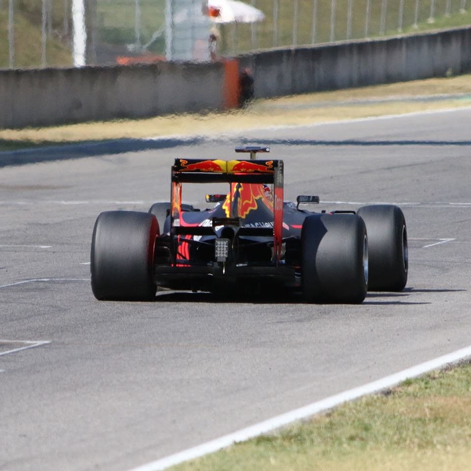 F1, test Pirelli, Red Bull in pista al Mugello