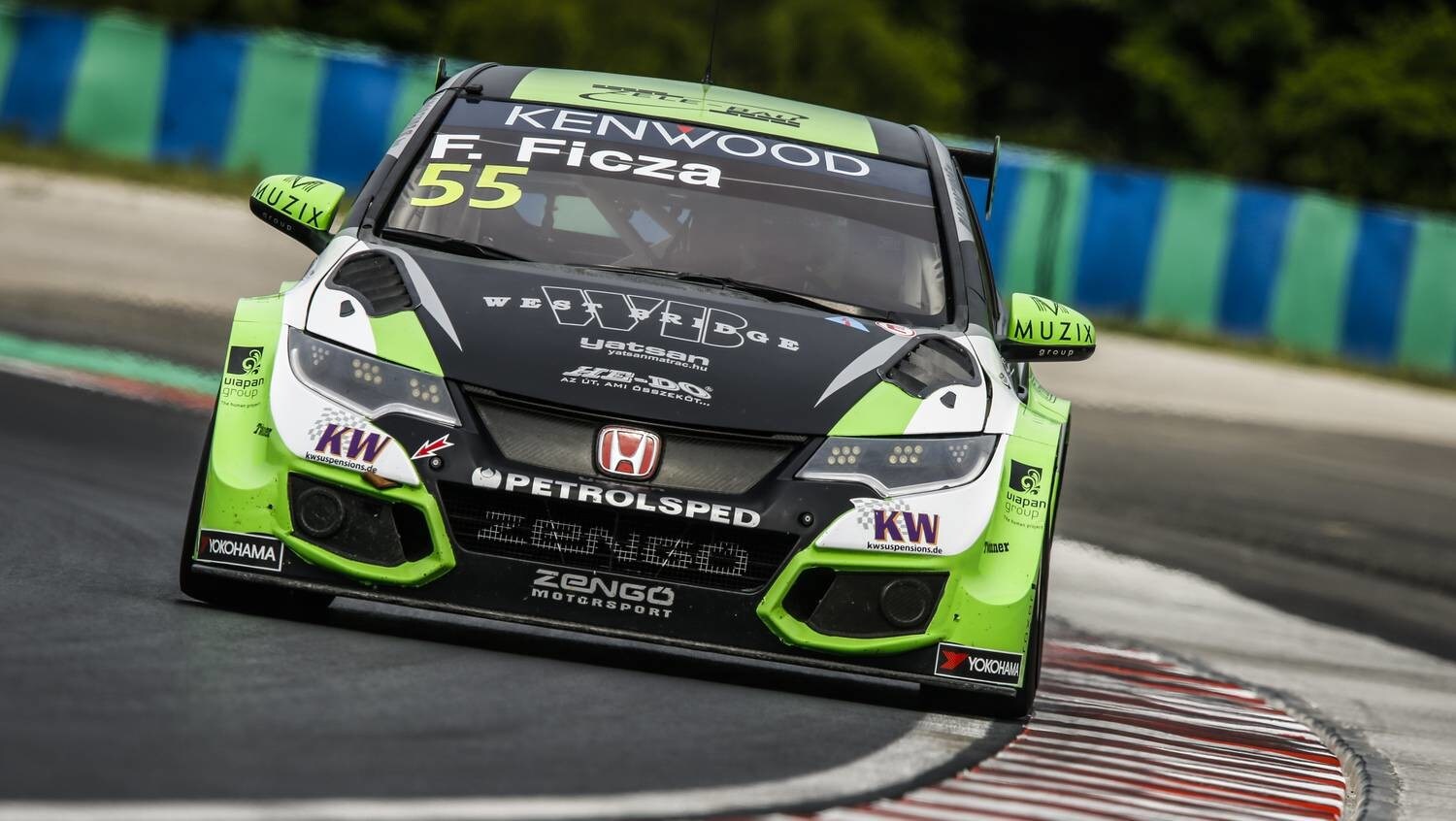 WTCC, l'appendicite elimina Ficza