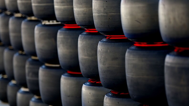 F1 Spa, strategie gomme opposte per Mercedes e Ferrari