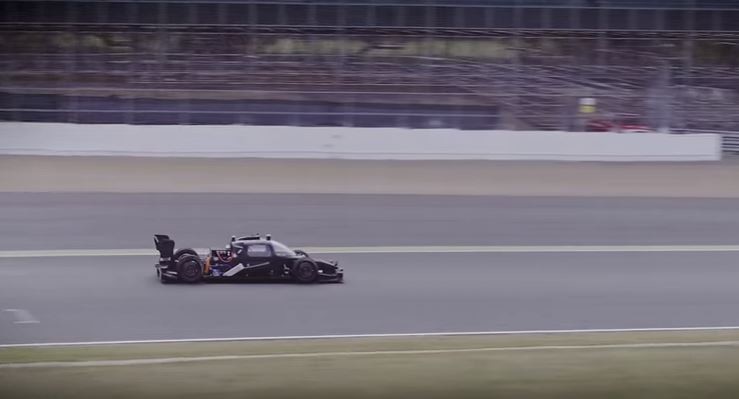 DevBot, la vettura da corsa senza pilota scende in pista