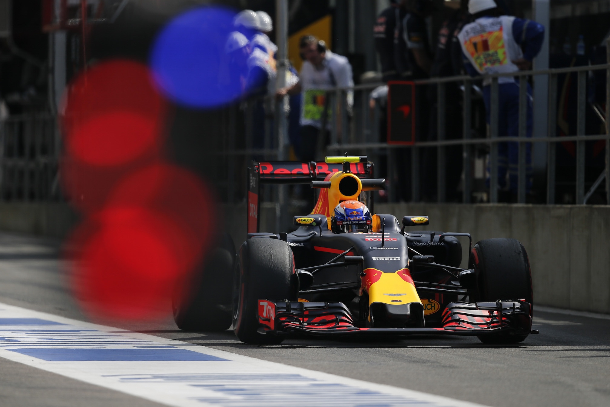 Verstappen: "Un buon risultato, ma non siamo né in qualifica né in gara"