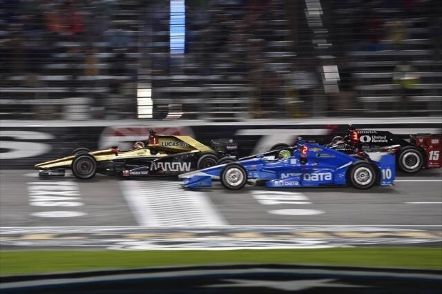 IndyCar, vittoria di Rahal al fotofinish in Texas
