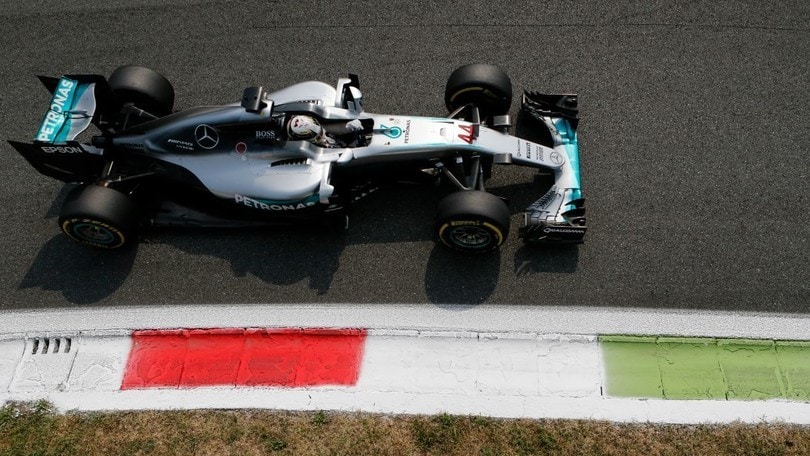 F1 Monza: Hamilton in pole, Ferrari in seconda fila al GP d'Italia