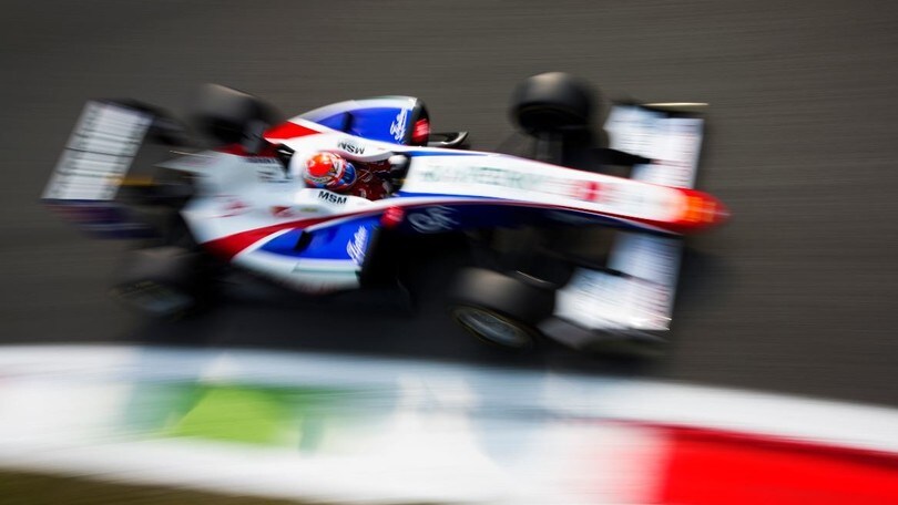 GP3 Monza, Jake Dennis rompe il ghiaccio, Fuoco ottavo