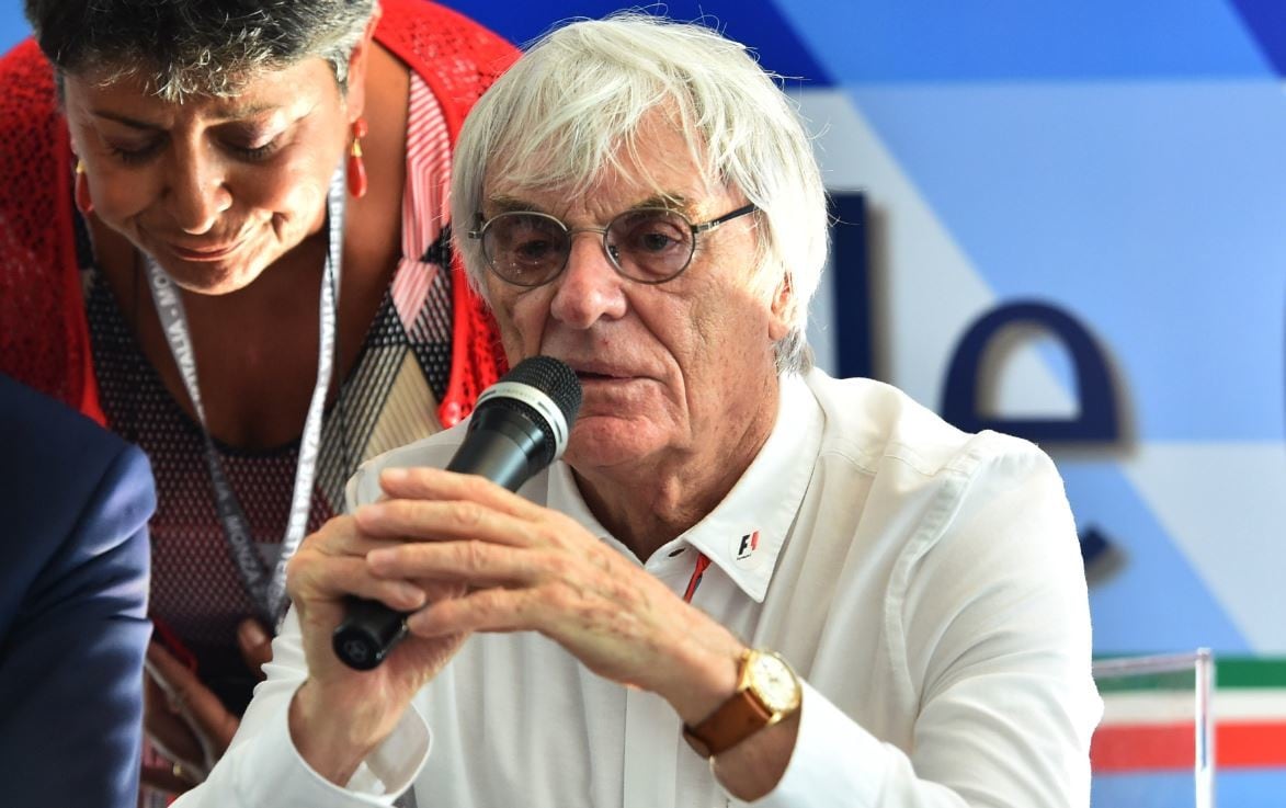 Formula1, Ecclestone: "Mercedes avrebbe dovuto aiutare di più Ferrari"