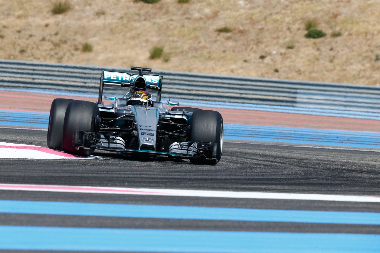 Test Pirelli, la "prima" di Mercedes con le gomme larghe