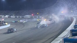 Nascar, fuoco e fiamme a Richmond!