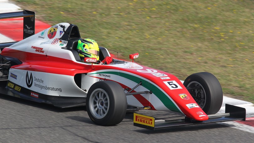 F4 Tricolore, Schumacher vince dopo la pioggia