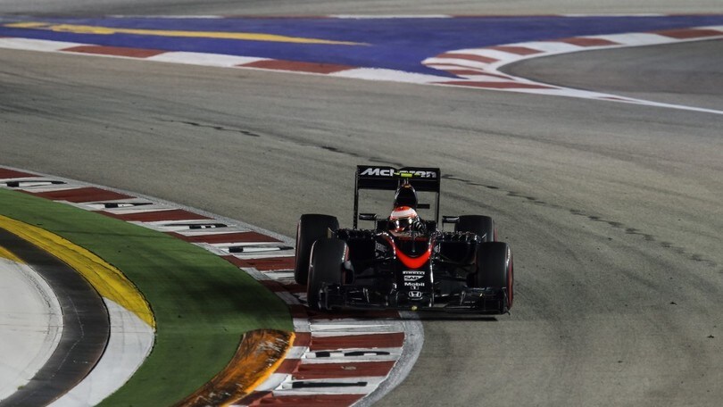 Formula 1 Singapore, Button: finale con sfida (alla Ferrari )