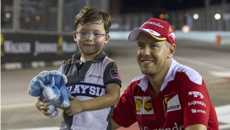 Formula 1 Singapore, bagno di folla per i piloti