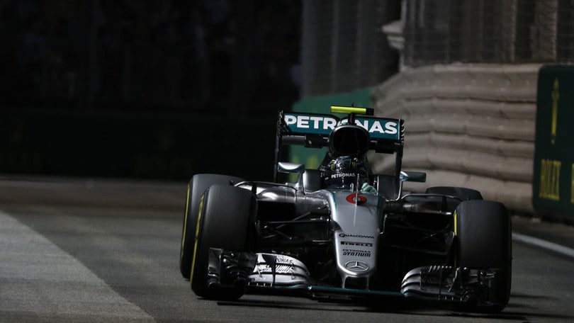 F1 Singapore: torna Rosberg e Raikkonen lo segue, nelle libere 2