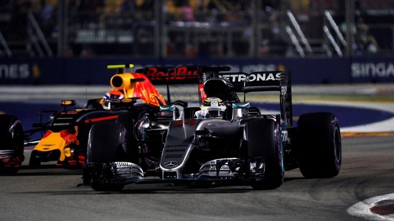 Radiosprint Singapore, il varano di Verstappen e il sarcasmo di Kimi