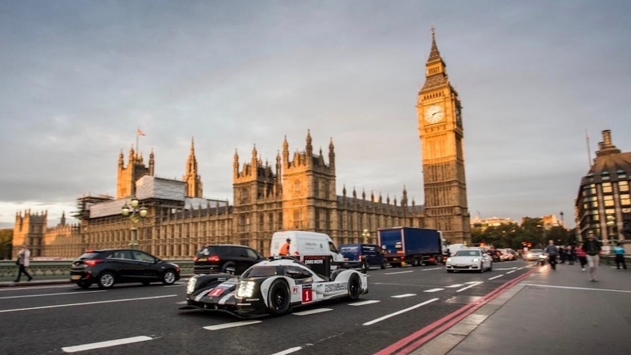 Porsche show a Londra, Webber da Sua Maestà con la 919 Hybrid