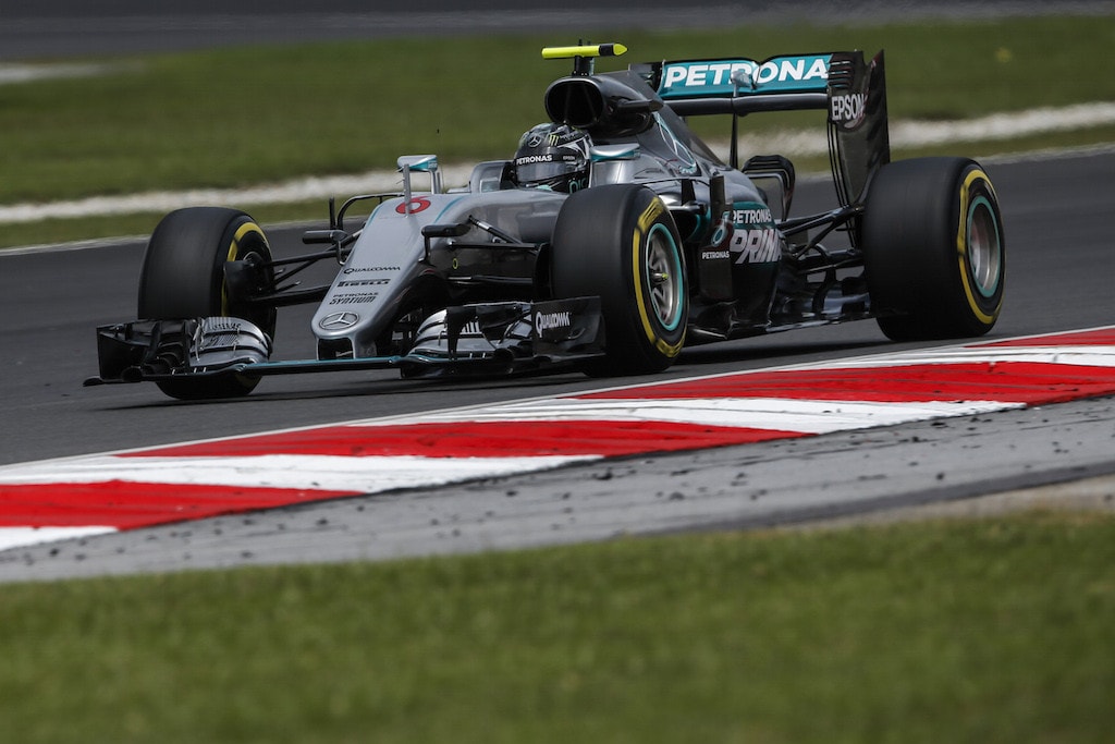 Formula 1 Malesia: "Non è ancora finita", per Rosberg e Wolff