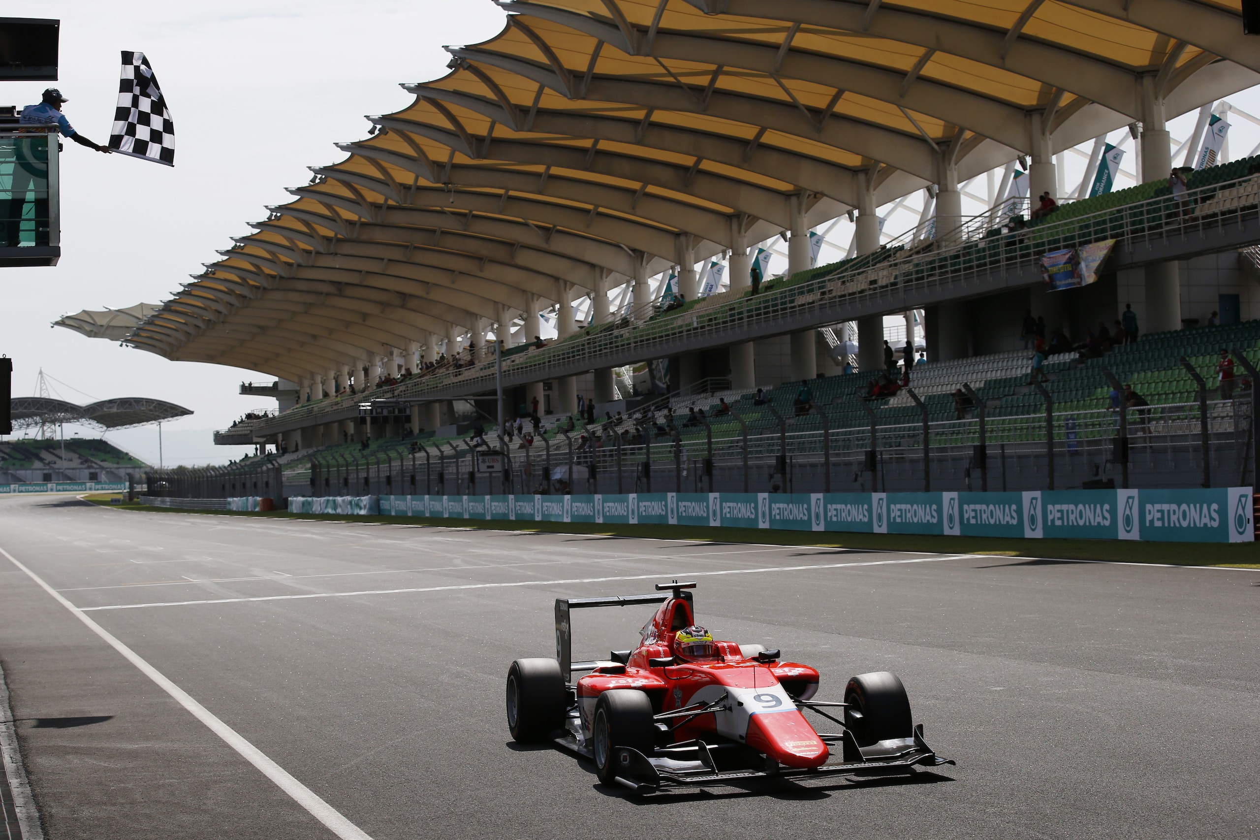 GP3 Malesia, Dennis, secondo centro stagionale