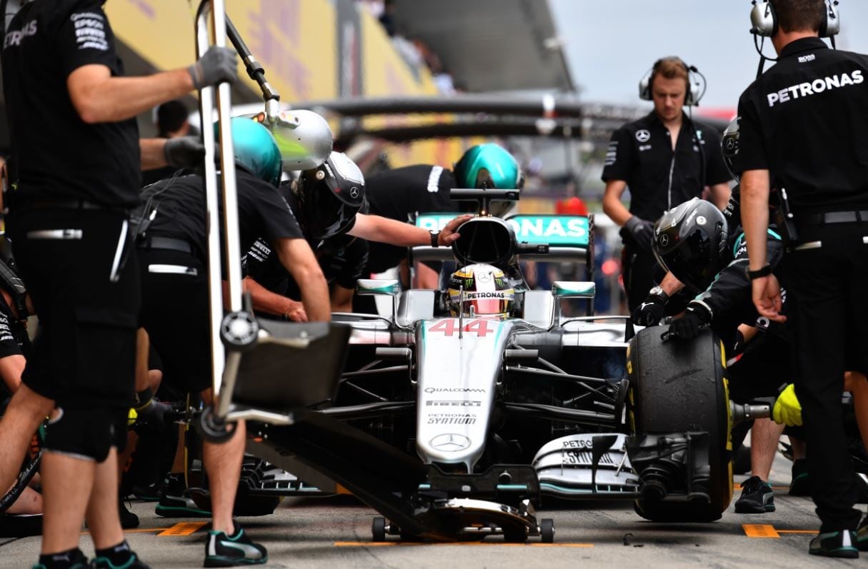 Formula 1 Giappone, Mercedes davanti con gli occhi sulle Red Bull