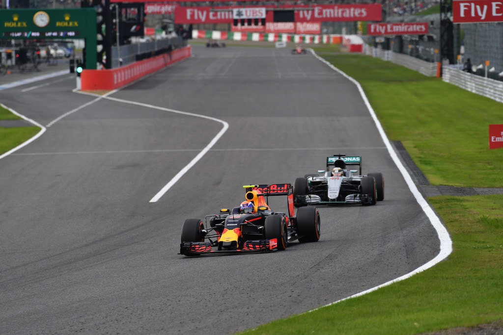 Formula 1 Giappone: Verstappen grande in difesa ma pure in gestione