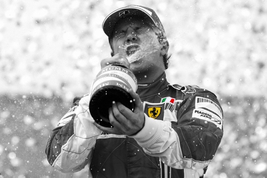 21 ottobre 2007, Kimi vince l'ultimo mondiale Ferrari