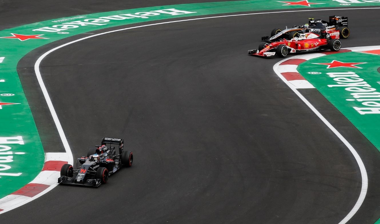 F1 Messico, Vettel dà dell’idiota ad Alonso, lo spagnolo: “Lo perdono”