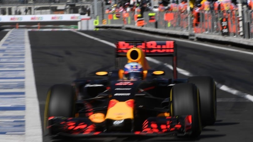 Formula 1 Messico, Verstappen a sorpresa nelle FP3: foto