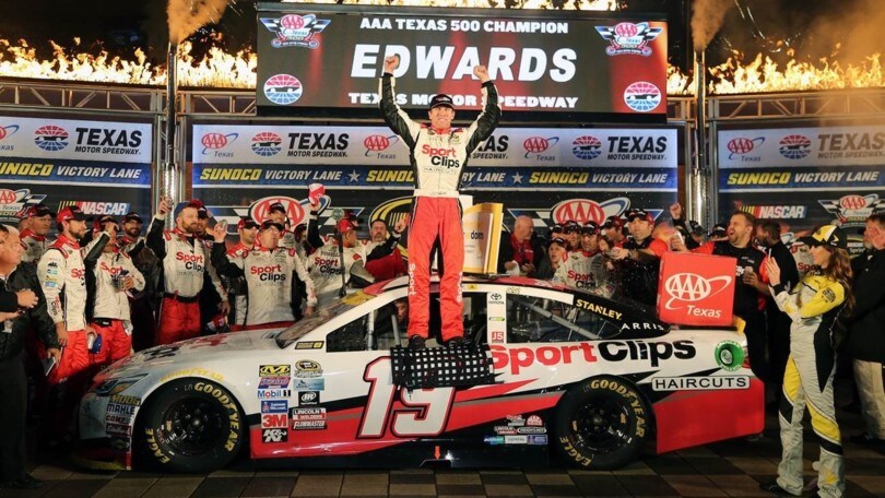 Nascar, Edwards vince sotto la pioggia