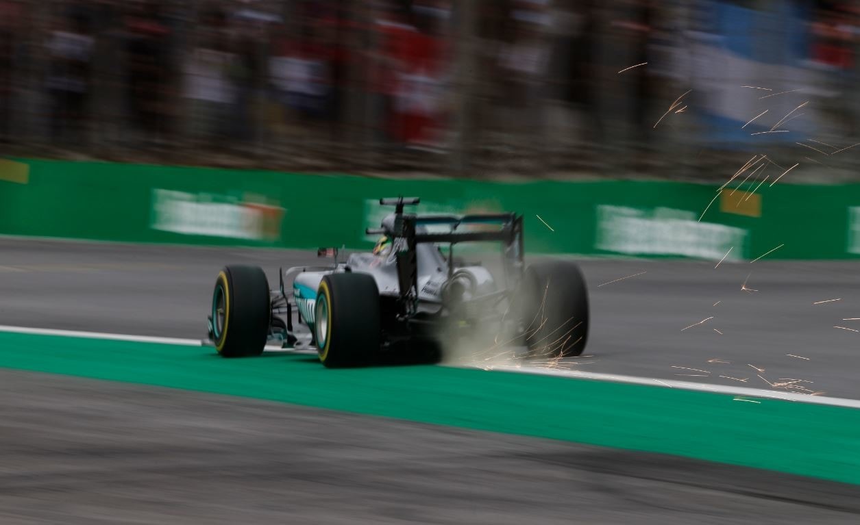 Formula 1 Brasile, guerra di millesimi tra Hamilton e Rosberg