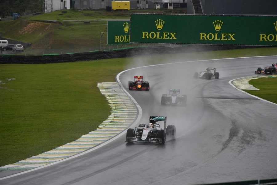 Viva questa Formula 1 con le palle!