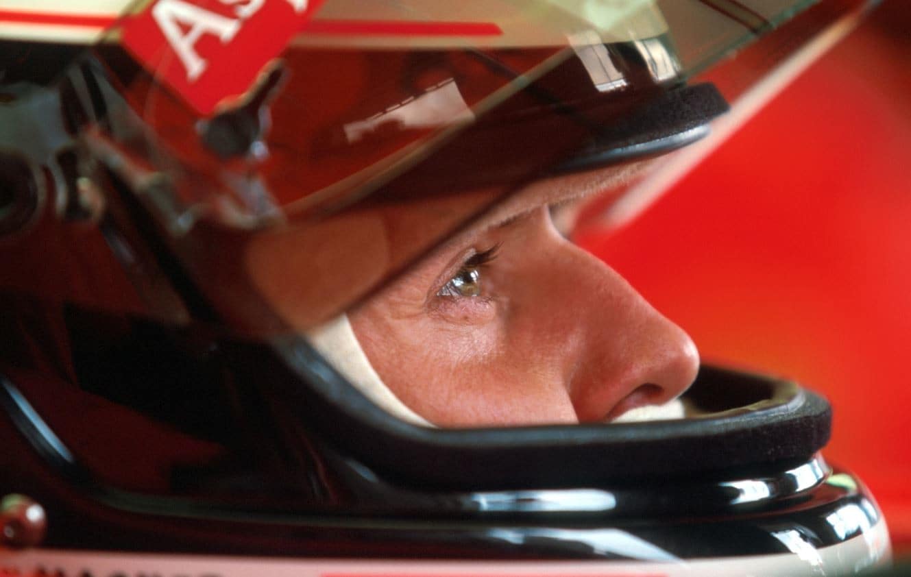 Michael Schumacher è su Facebook, omaggio social al campione