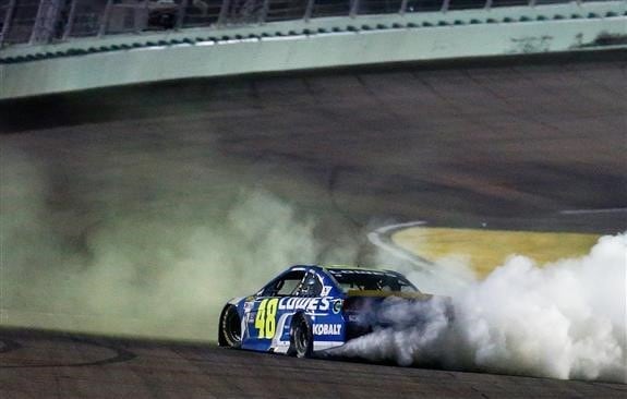 Johnson torna re della Nascar