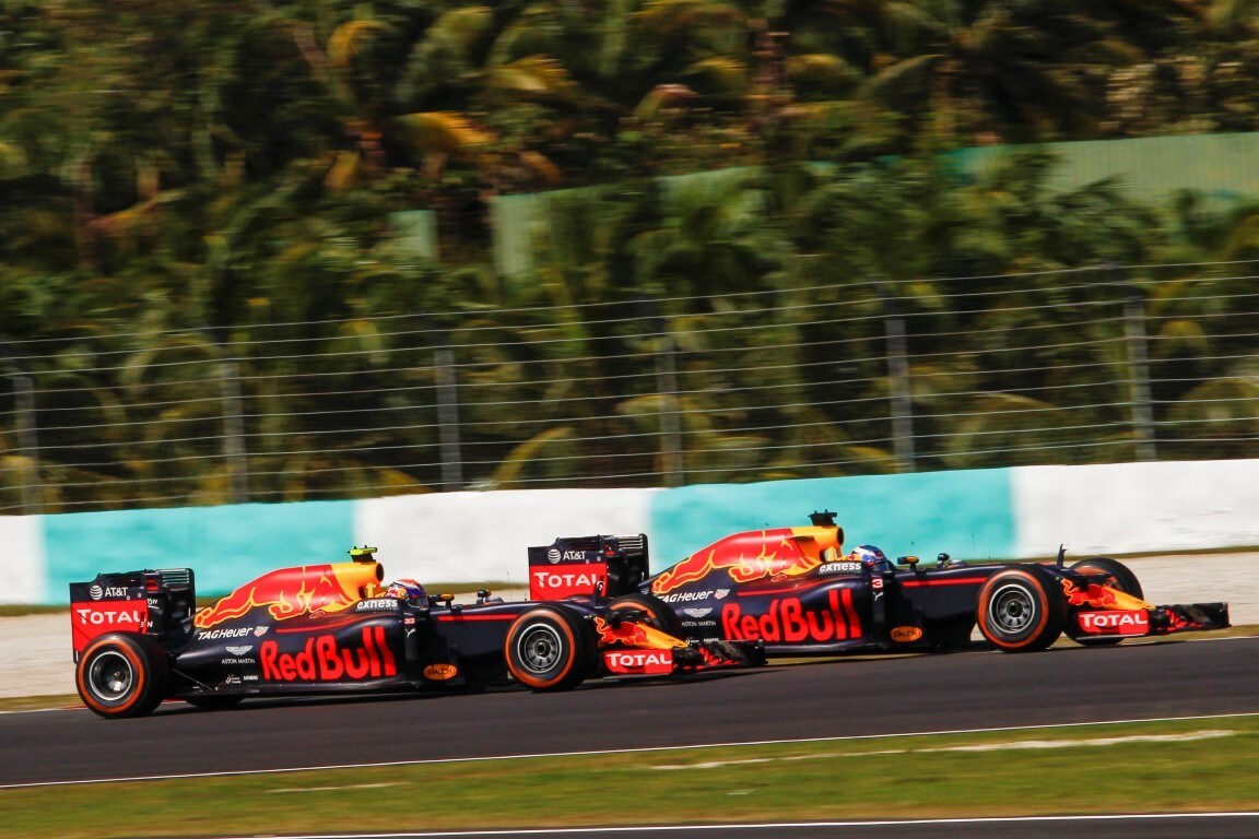 F1 2017, Marko: Ricciardo e Verstappen, lotta alla pari per il titolo