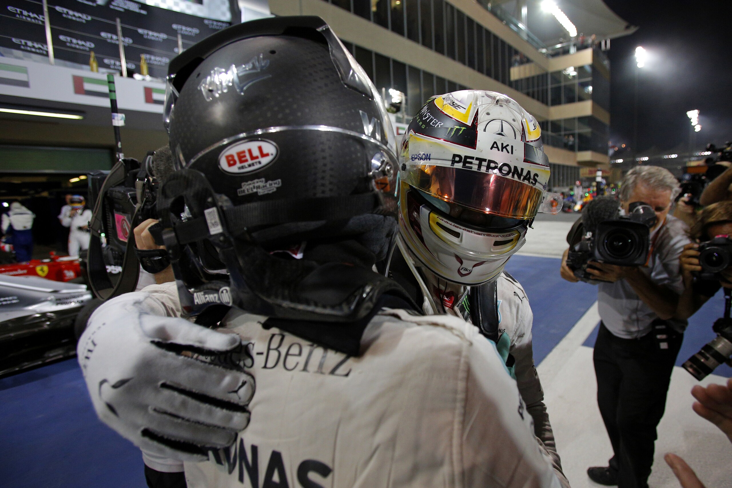 Achille Hamilton sconfitto due volte da Ettore Rosberg
