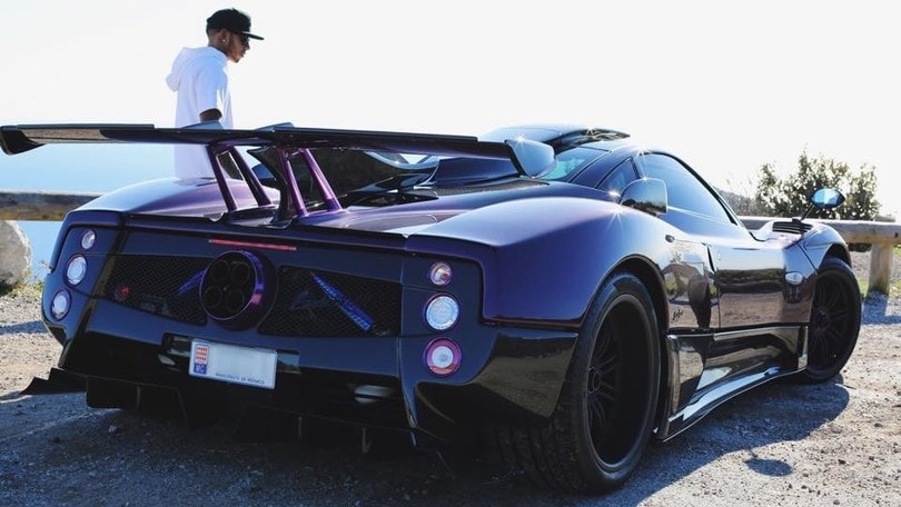 Lewis Hamilton, una collezione di auto multimilionaria