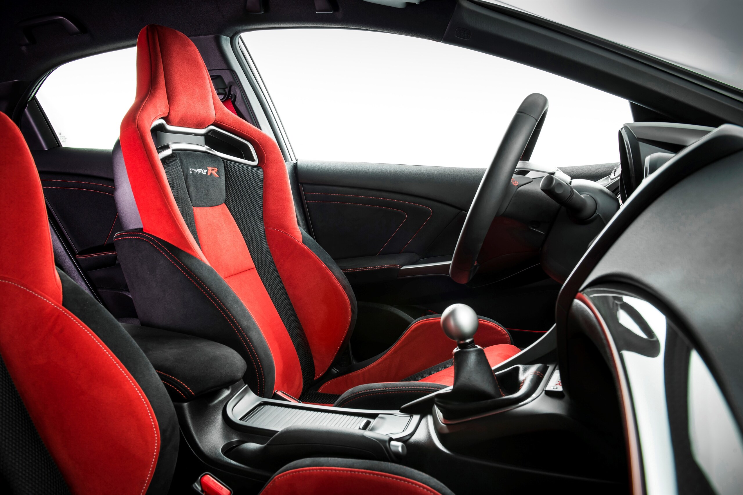 Honda Civic Type R: rivoluzione tecnologica sotto forme estreme