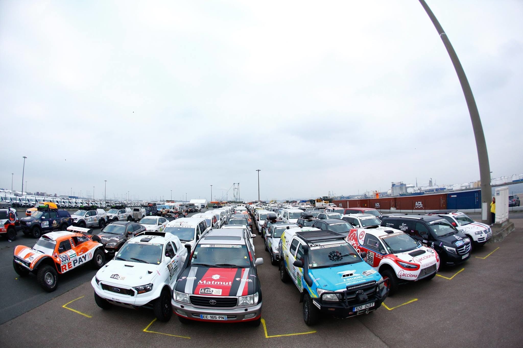 Dakar 2017, Mini e Toyota sfidano il dream team Peugeot