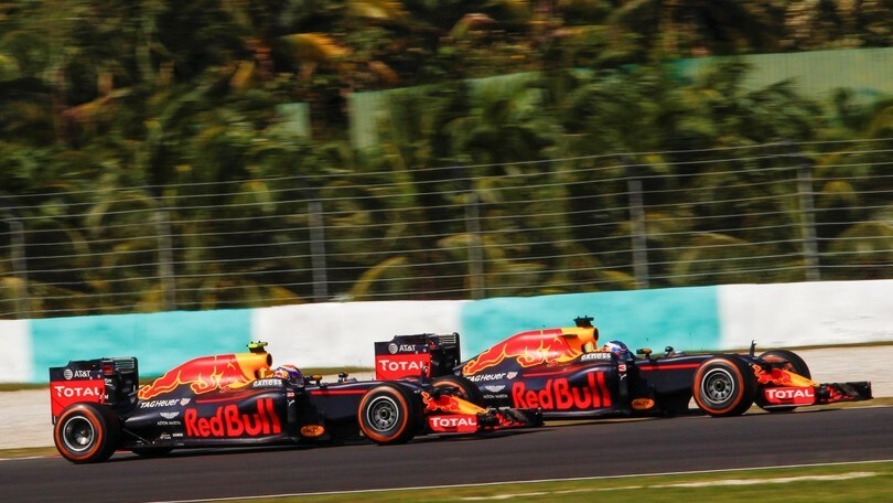 Verstappen: "Arriveranno momenti di tensione con Ricciardo"