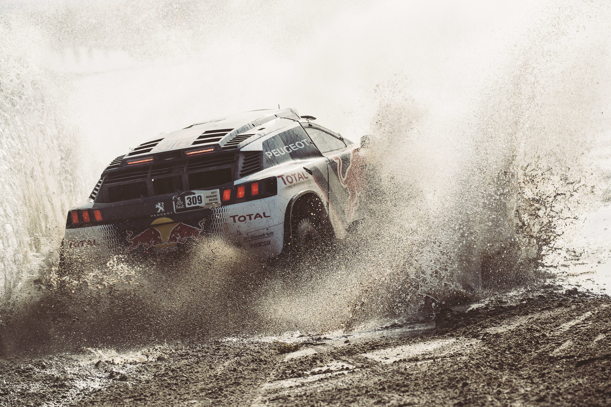 Dakar stage 8, Loeb il Cannibale alla riscossa