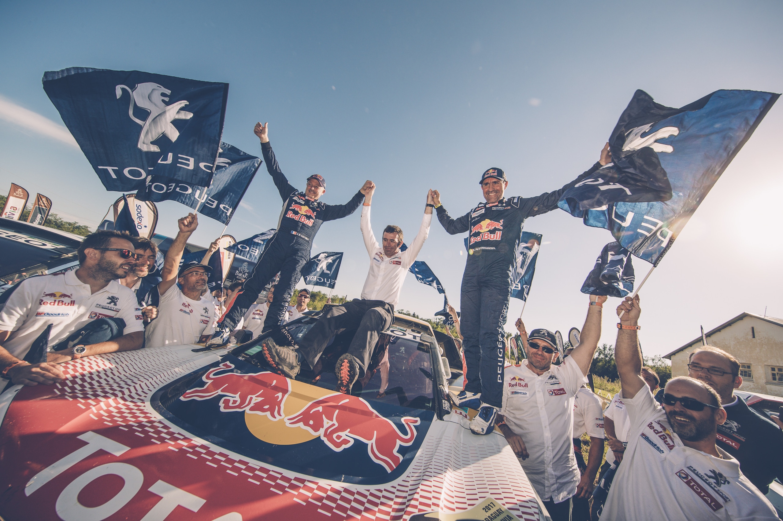 Dakar, Loeb vince l'ultima speciale ma Peterhansel è di nuovo Re