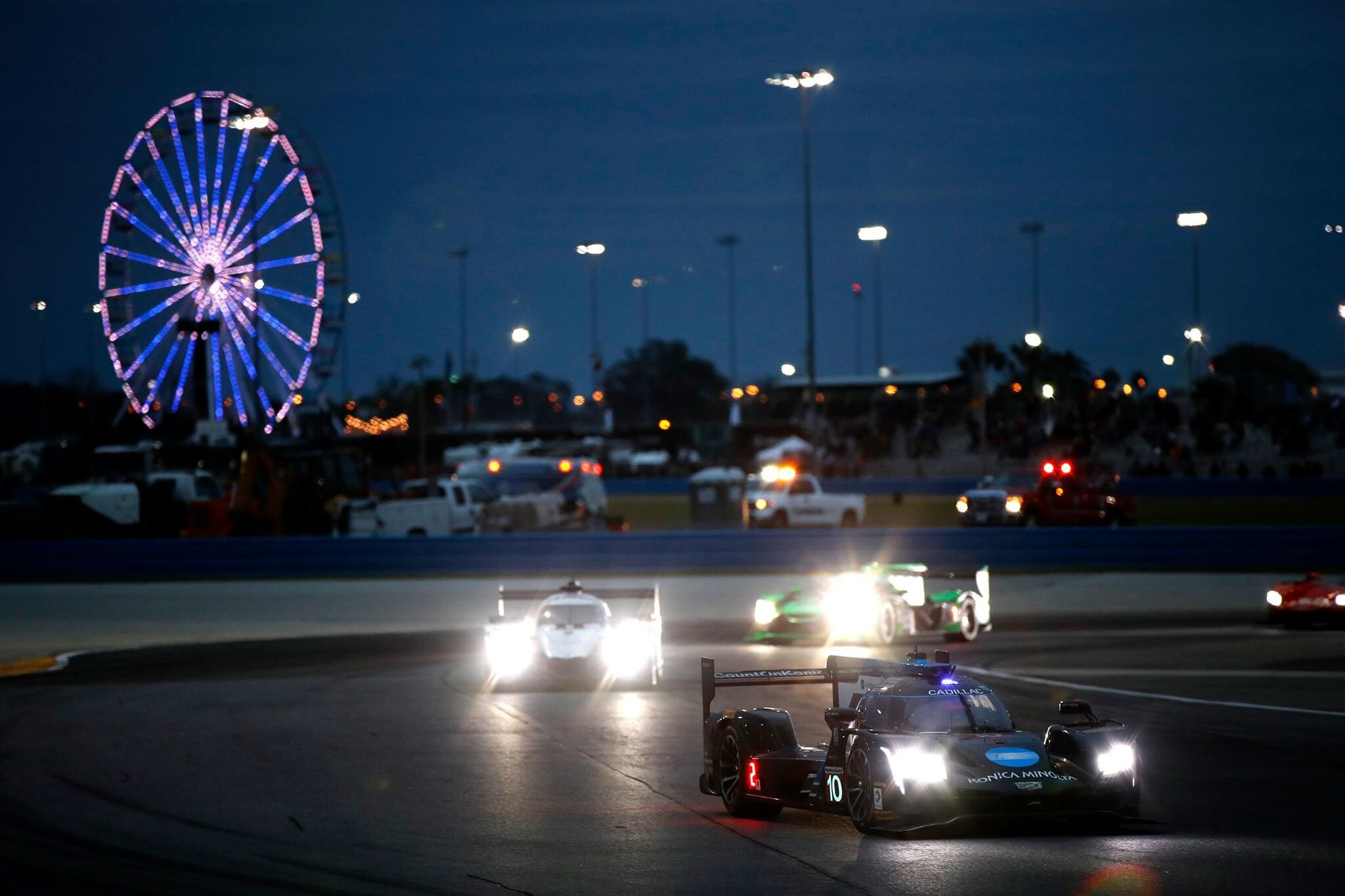 24 Ore di Daytona, Cadillac domina a metà gara