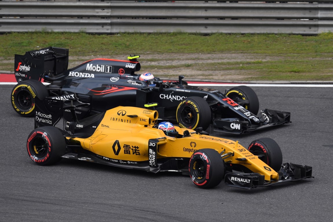 McLaren e Renault, prima accensione delle power unit
