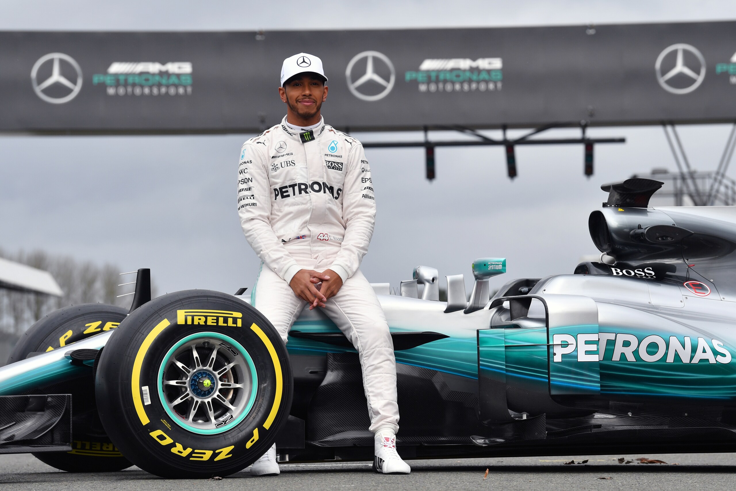 Hamilton: "La nuova Mercedes W08 è una bestia molto potente"