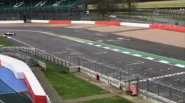 Hamilton, primi giri di pista con la Mercedes W08
