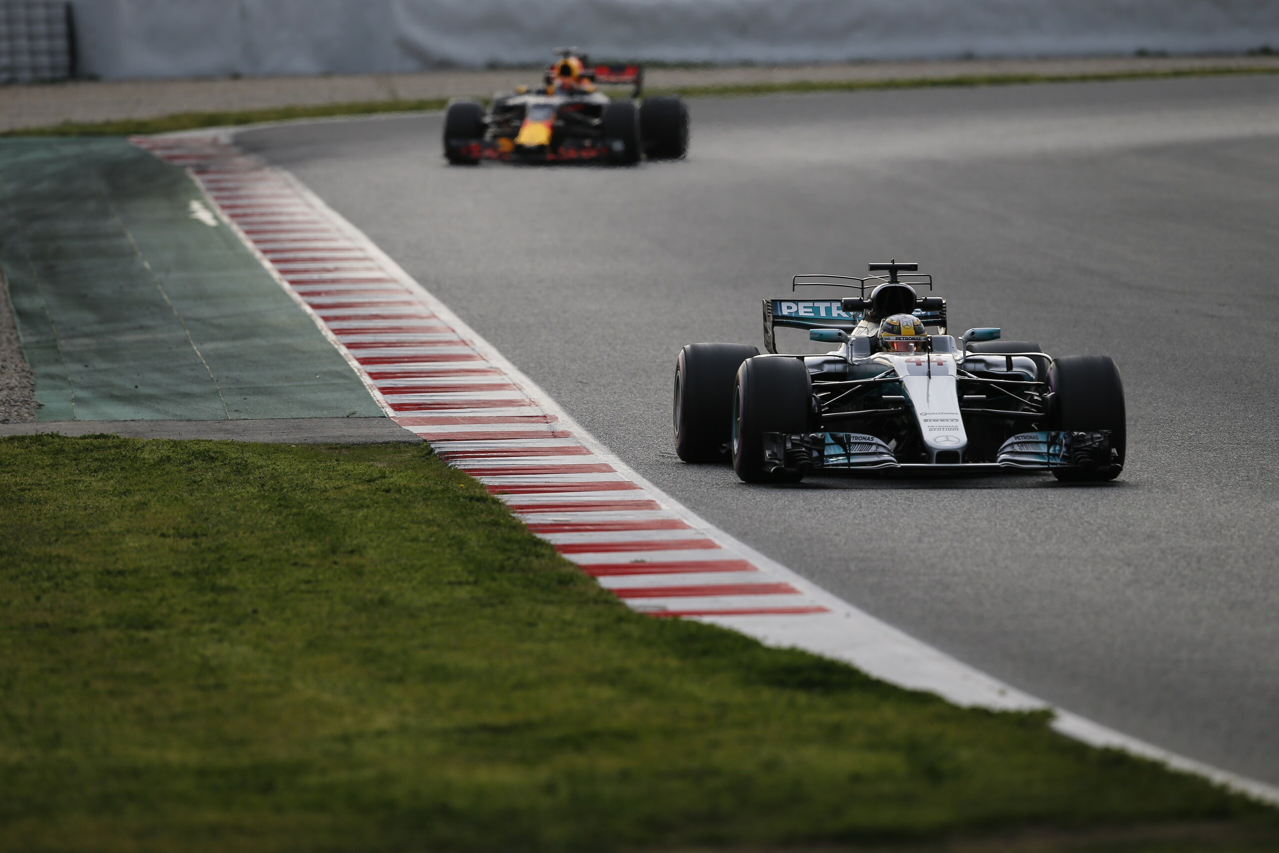 Test Formula 1, le Mercedes continuano a macinare