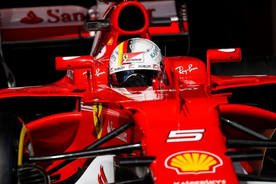 Vettel: "Mercedes resta favorita, i tempi non contano"